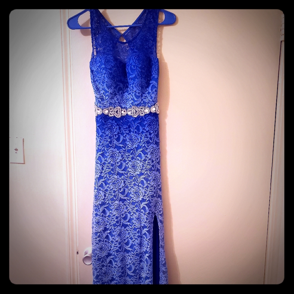 Beautiful sparkly blue gown